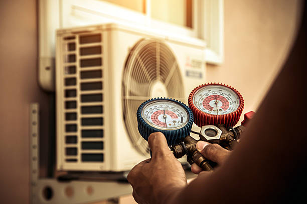 Professional Hvac Installation technician working in Lexington, MS